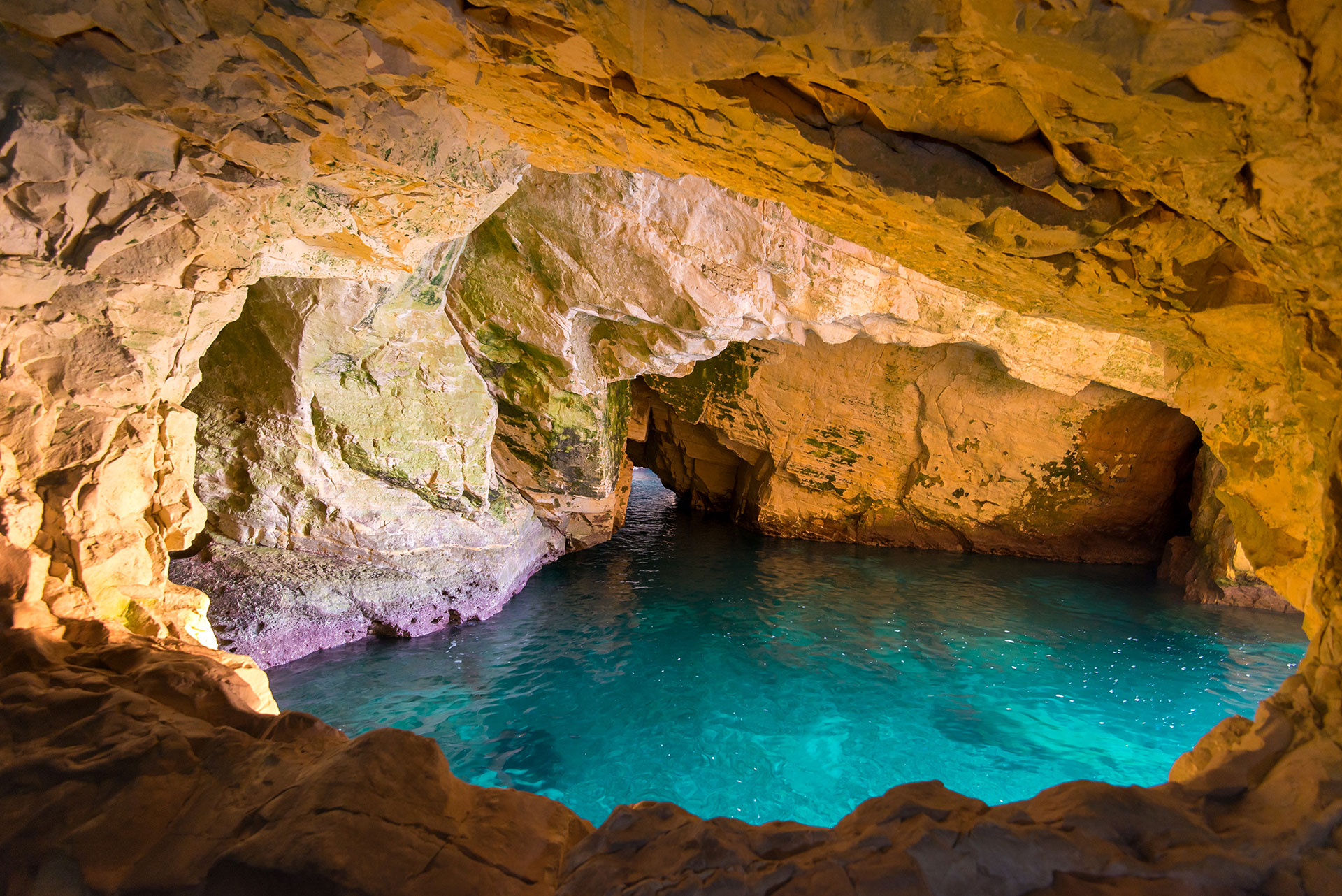 Blue Grotto [en]
